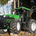 John Deere erdészeti traktor